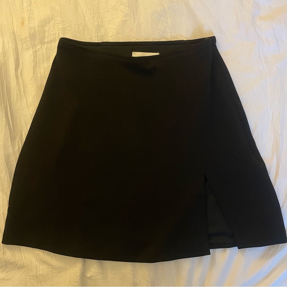 MESHKI black A line mini skirt with side slit, size XXS